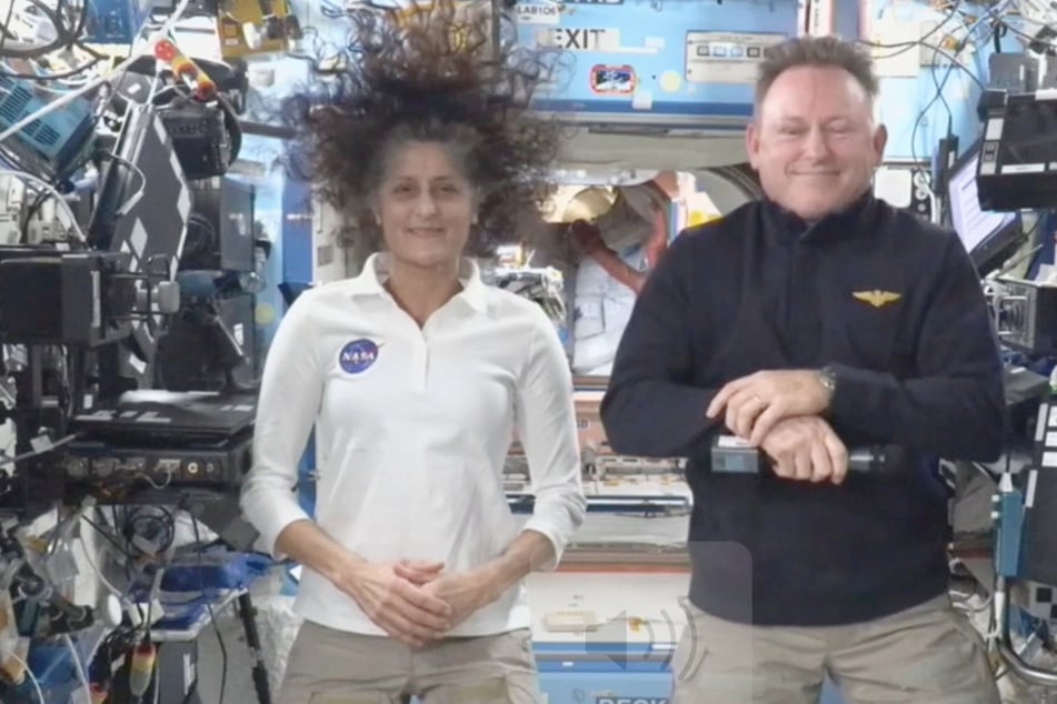 Die beiden Astronauten Suni Williams (59, l.) und Butch Wilmore (61, r.) sind seit Juni Passagiere auf der Internationalen Raumstation (ISS).