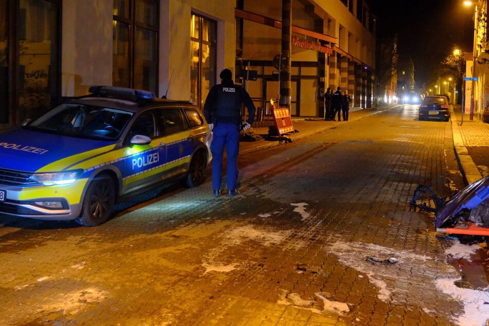 Die Polizeiwache Wiedebachpassage in Connewitz wurde am Freitag einmal mehr zum Ziel eines Angriffs.