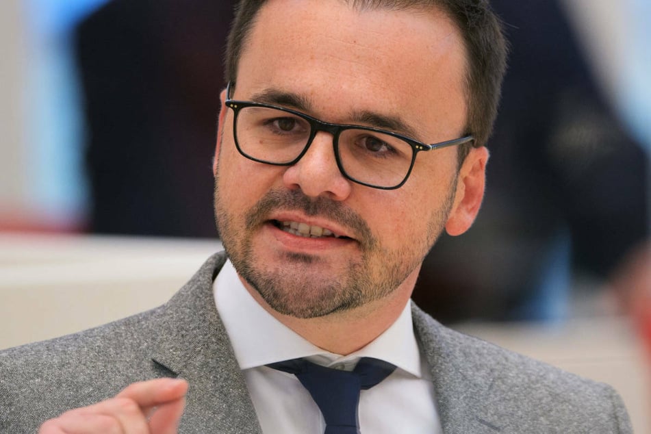 Brandenburgs CDU-Landtagsfraktionschef Jan Redmann (41) dringt auf eine Öffnung von Hotels im Juni.