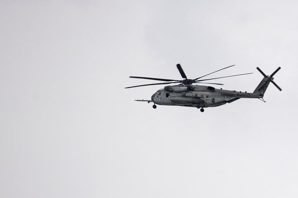 Tragisches Hubschrauber-Unglück: Zwei Menschen sterben, ein Mann und ein Hund sind verletzt