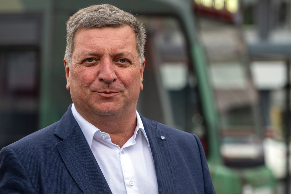 Für Bayerns Verkehrsminister Christian Bernreiter (59, CSU) ist weniger Arbeiten bei gleichem Gehalt keine Lösung.