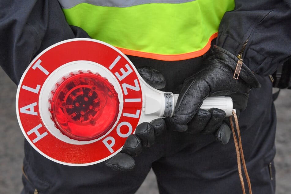 Der Wagen des jungen Mannes war im Rahmen der Grenzkontrollen aufgefallen. Die Bundespolizei landete hierbei einen Volltreffer! (Symbolbild)