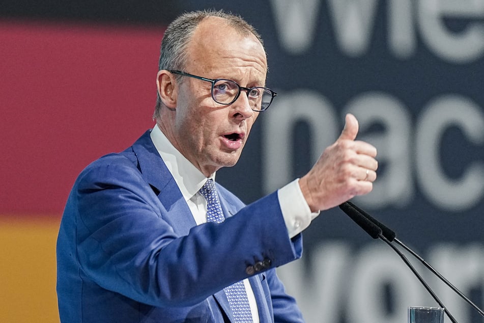 Unionskanzlerkandidat Friedrich Merz (69) versucht in den vergangenen Stunden besonders gelassen zu wirken.