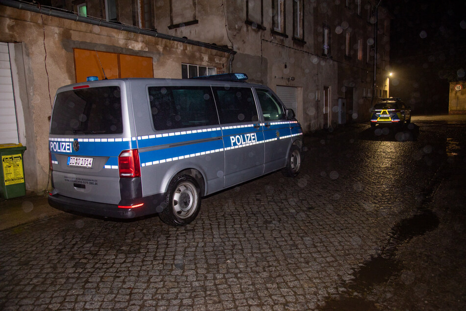 Die Polizei ermittelt nach dem Einsatz in Großröhrsdorf auch zu möglicher häuslicher Gewalt in dem Fall.