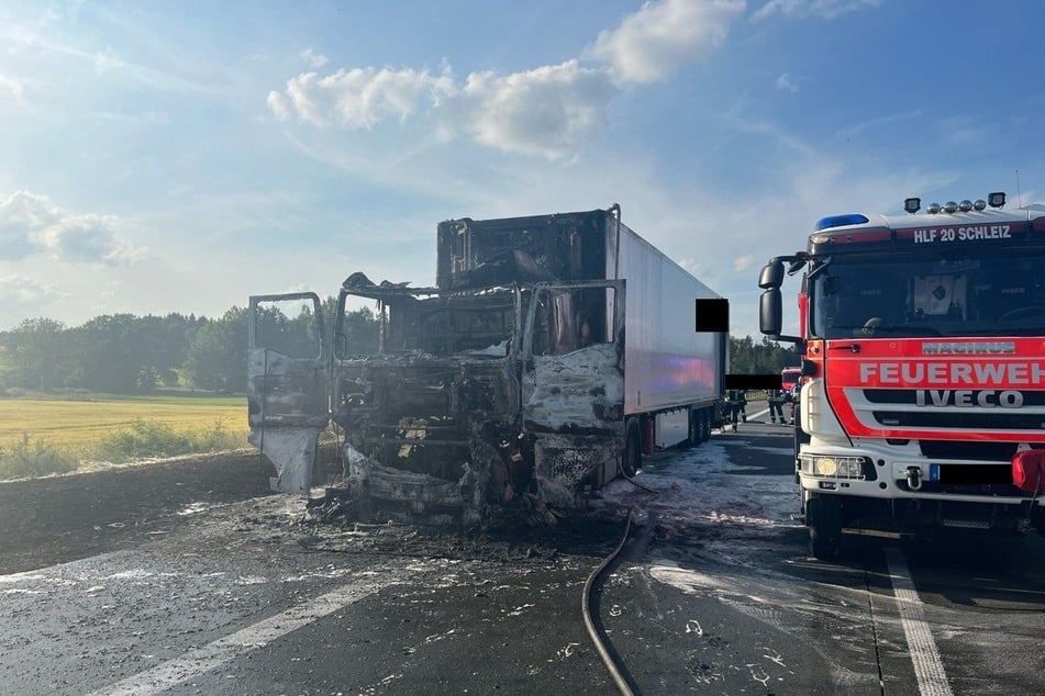 Die Fahrerkabine des Lkw wurde völlig zerstört.