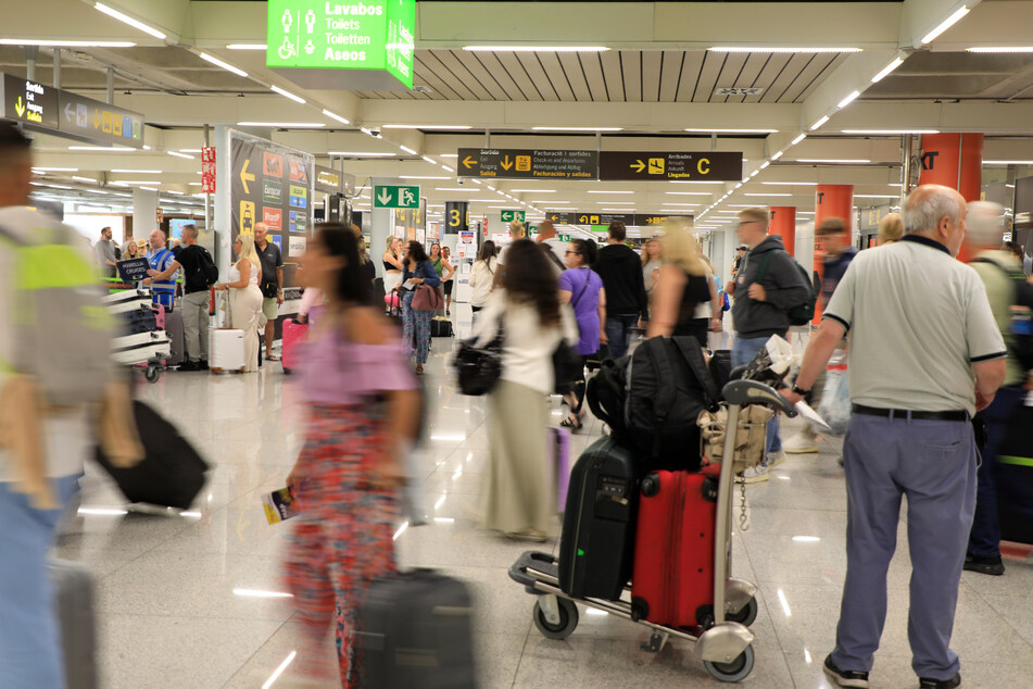 Infolge des heftigen Regens auf Mallorca kommt es am Flughafen in Palma zu Verspätungen und Unregelmäßigkeiten. (Symbolbild)