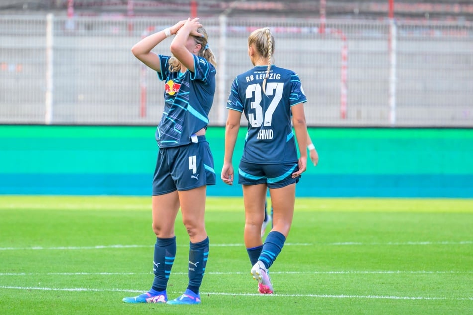 Enttäuschung bei der Frauenmannschaft von RB Leipzig. Das Team ist gegen Union Berlin aus dem Pokal ausgeschieden.