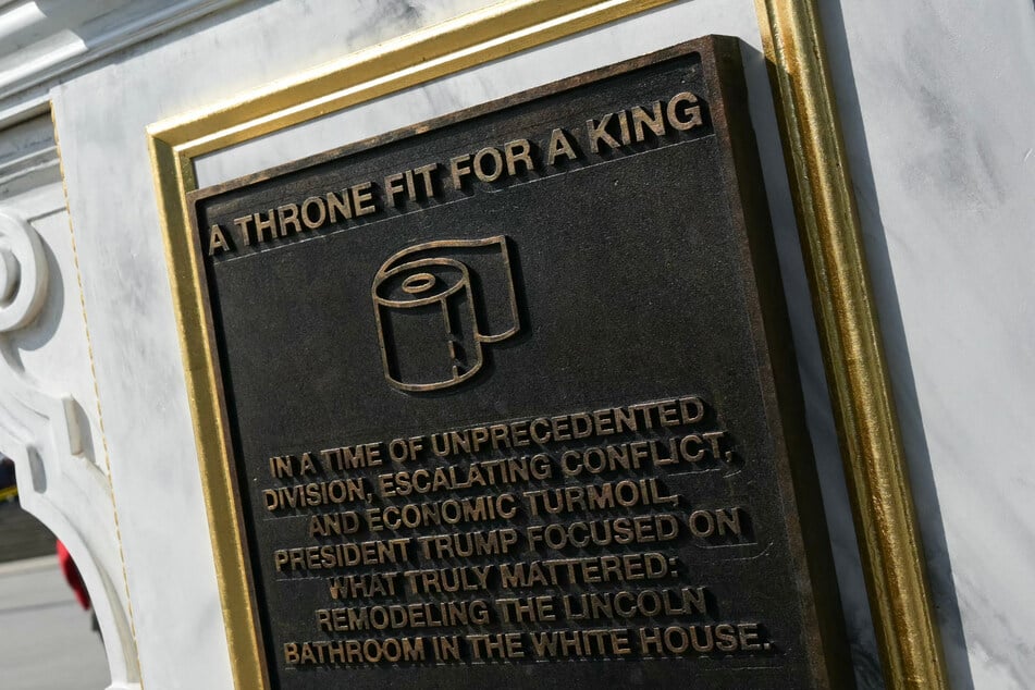 The statue called out the president for focusing on his lavish remodeling over more pressing matters.