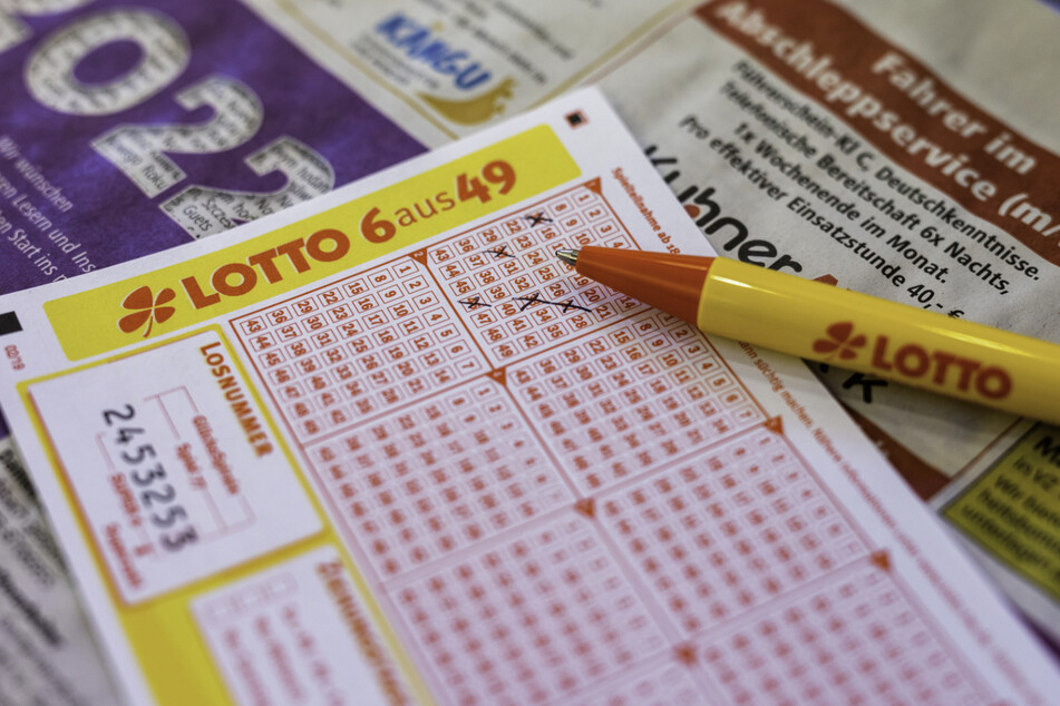 Der Lottospieler bekommt über eine Million Euro direkt auf sein Konto überwiesen. (Symbolbild)