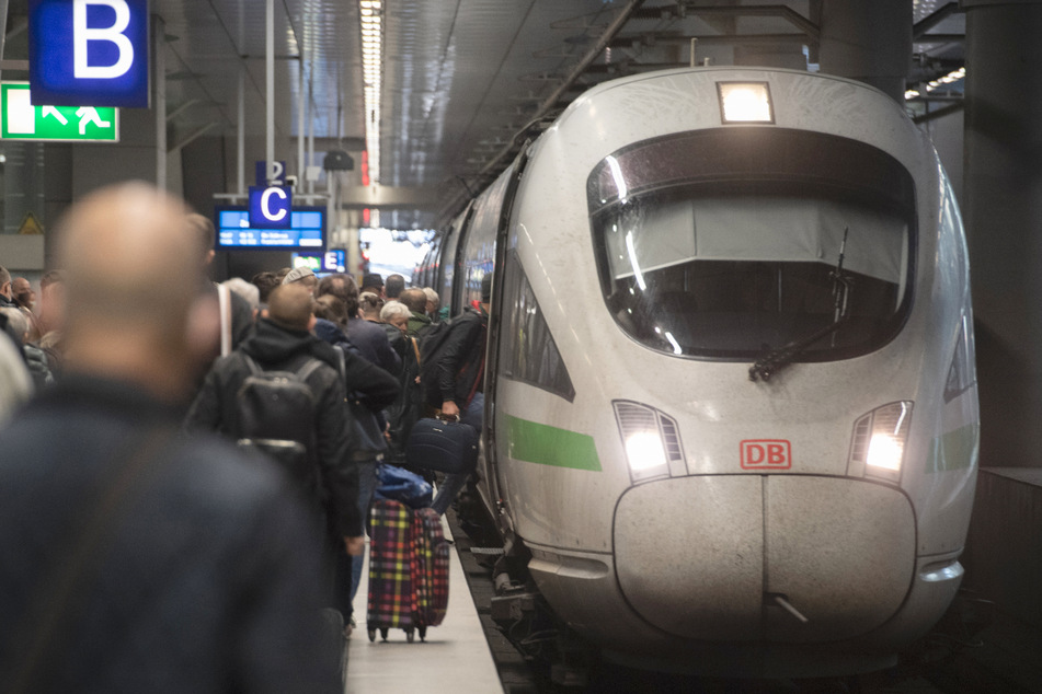 Langsam normalisiert sich der Bahnverkehr in Norddeutschland wieder.