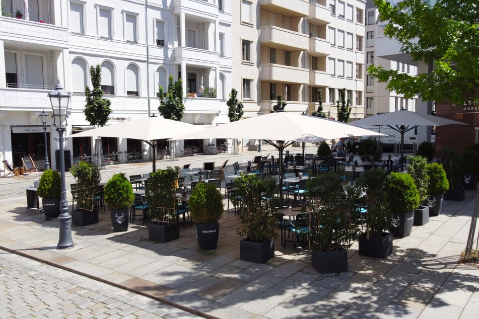 Vor dem Restaurant befindet sich der beliebte Biergarten.