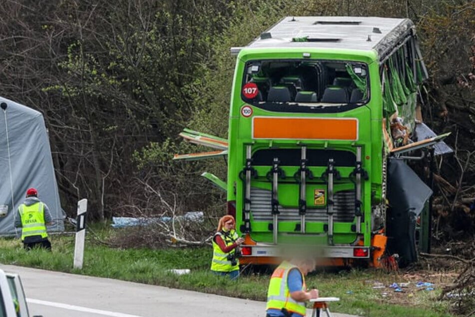 Unfall A9: Flixbus-Unfall auf der A9: Identität der Toten geklärt! Vier Frauen kommen ums Leben