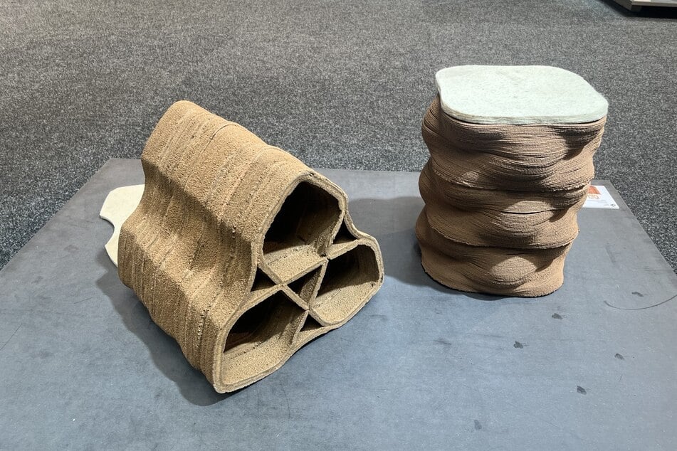 Ist es ein Bienenstock oder doch ein Hocker: Holzreste aus dem 3D-Drucker sind vielfältig und nachhaltig.