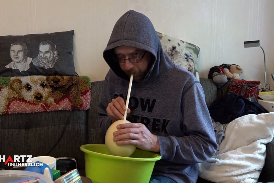 Der 46-Jährige bläst, was die Lunge hergibt.