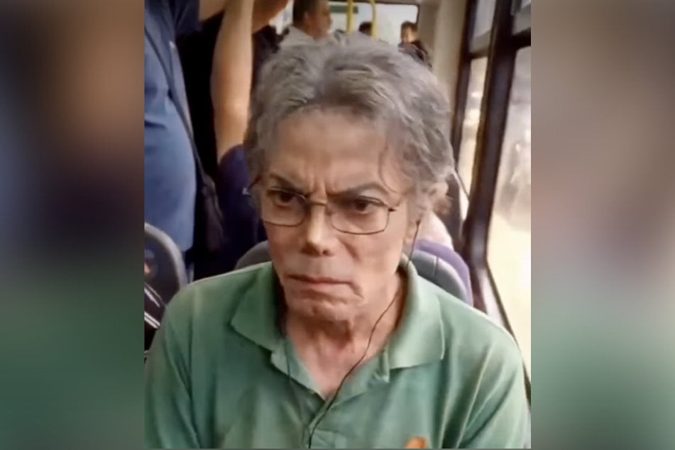 Der Mann sieht aus, wie Michael Jackson heute, mit 67 Jahren, aussehen könnte. Ein Doppelgänger?