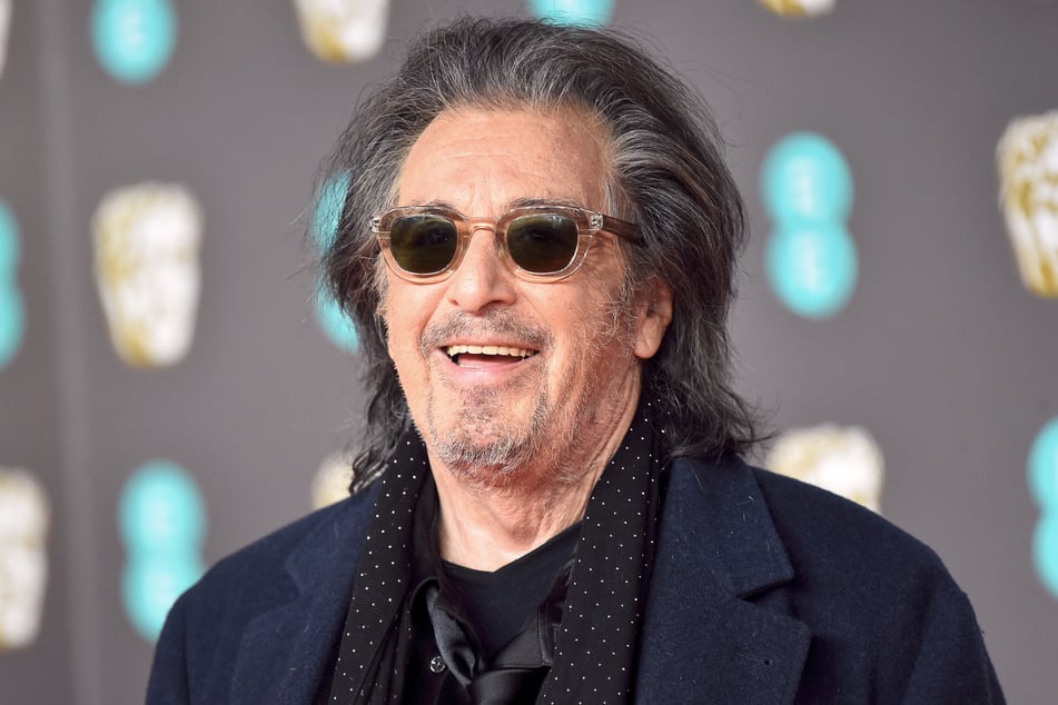 Pacino kann trotz schwerer Kindheit lachen: Durch seinen Erfolg als Schauspieler steht der US-Amerikaner heute auf der Sonnenseite des Lebens.