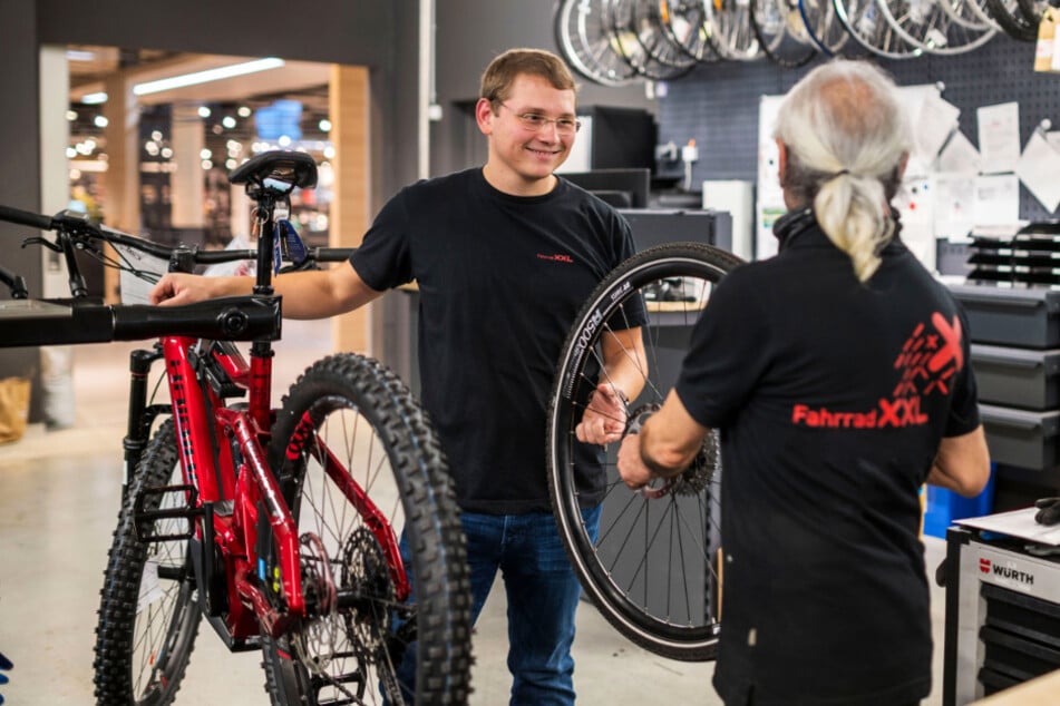 Hier gibt's alle Infos zum Job als Mitarbeiter (m/w/d) für Lager und Versand bei Fahrrad XXL.