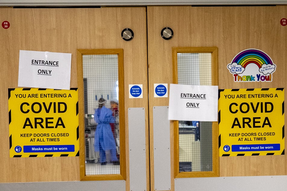Der Eingang zu einer von fünf Covid-19-Stationen im Whiston Hospital.