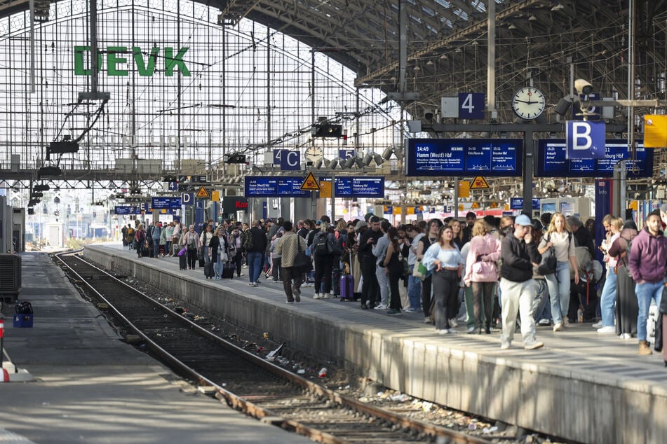 Der Kölner Hauptbahnhof ist mit täglich 180.000 Reisenden der meistbesuchte Bahnhof in Nordrhein-Westfalen. (Symbolbild)