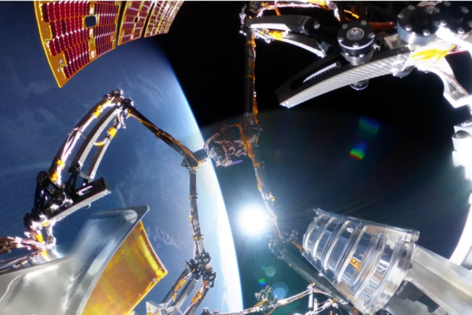 Die Raumsonde "LINK" sollte ein NASA-Teleskop vor dem Absturz bewahren.