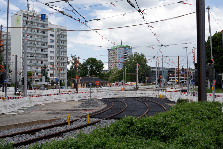 In der kommenden Woche laufen am Falkeplatz die letzten Arbeiten am Baugleis an.