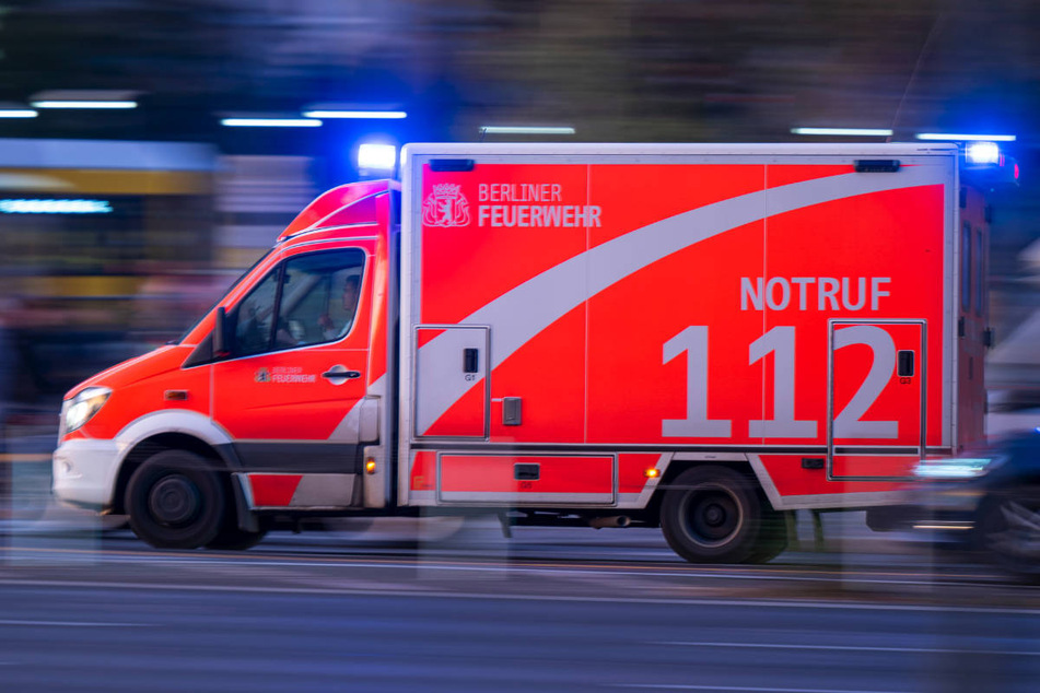 Berlin: Toyota gerät in Gegenverkehr: 78-Jähriger nach Unfall in Berlin-Spandau gestorben