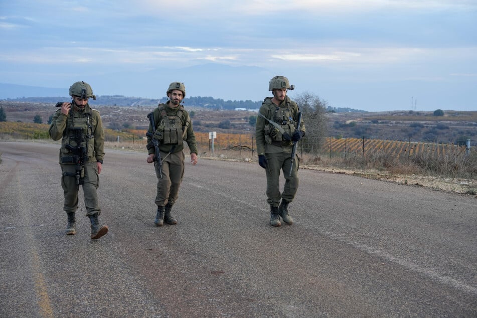 Israelische Soldaten patrouillieren entlang der Nordgrenze zum Libanon.