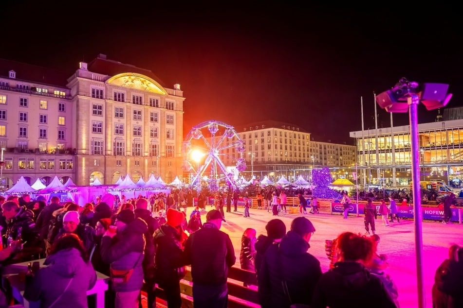 Vor allem in den Abendstunden verzückt das 2. Dresdner Winterfest mit einer besonderen Atmosphäre.