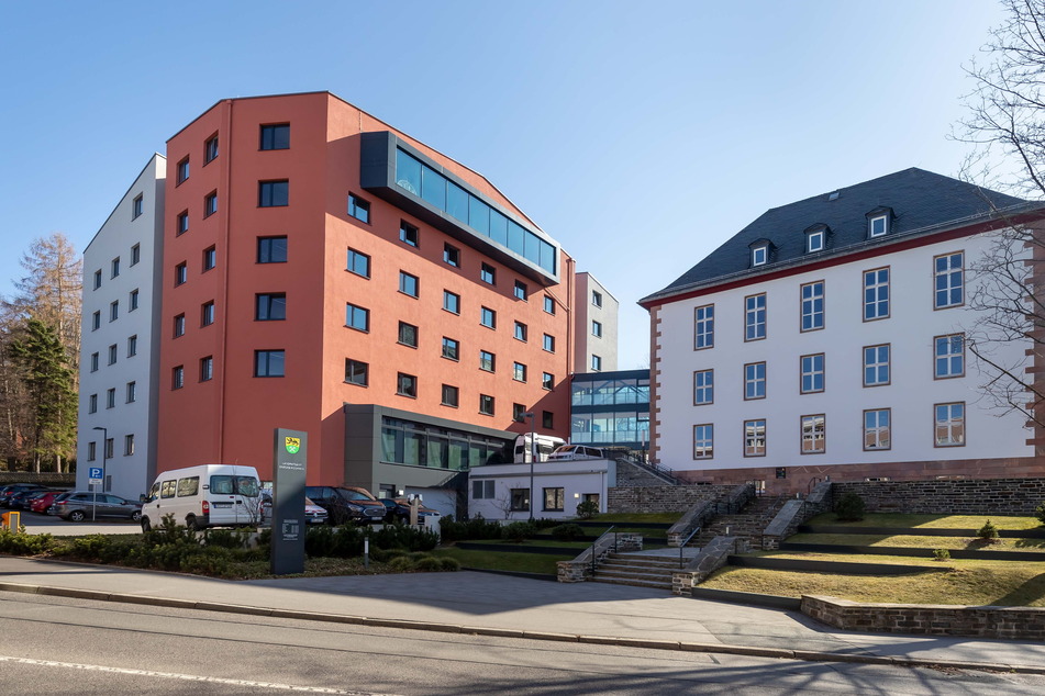Das Landratsamt des Erzgebirgskreises in Annaberg-Buchholz schließt am Freitag.