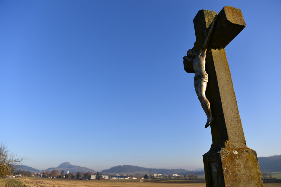 Nach Tod eines Mädchens (†7): Zahlreiche Kreuze an NRW-Straßen werden entfernt!
