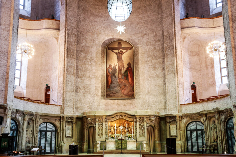 ...in die evangelische Kreuzkirche.