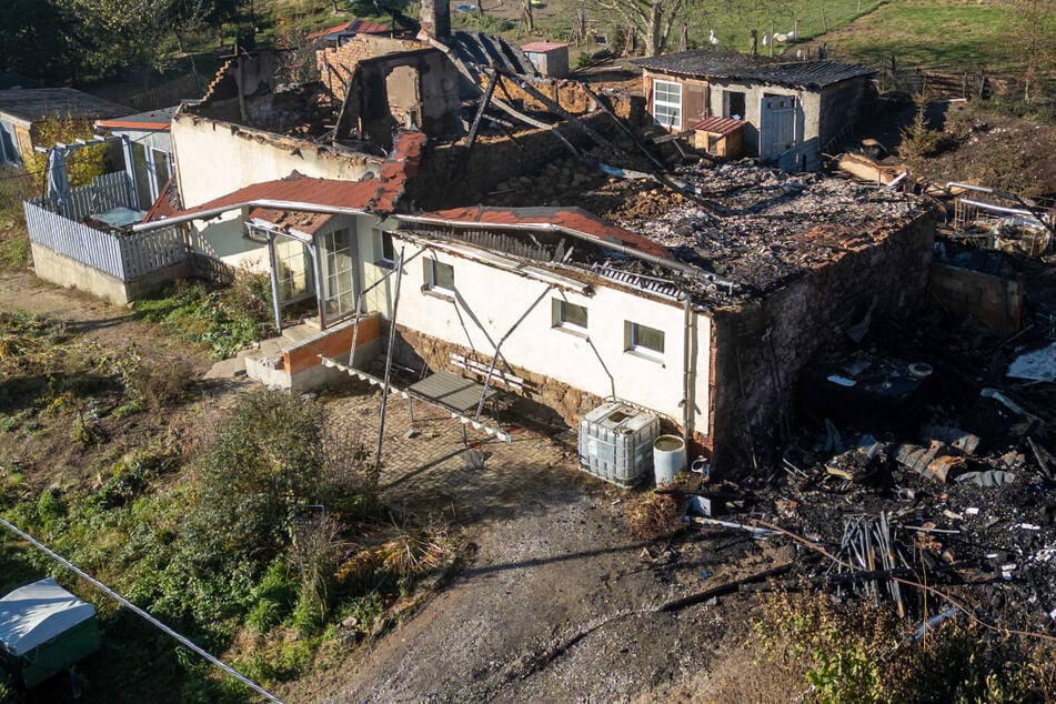 Sachsen: Wohnhaus und Scheune in Flammen aufgegangen