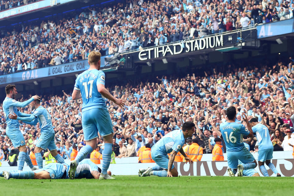 Ilkay Gündogan and his teammates go wild after completing their comeback against Aston Villa.