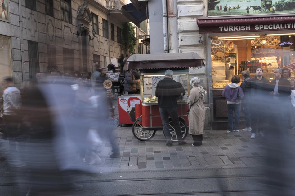 Nach dem Tod der Familie sind in Istanbul acht Personen verhaftet worden.