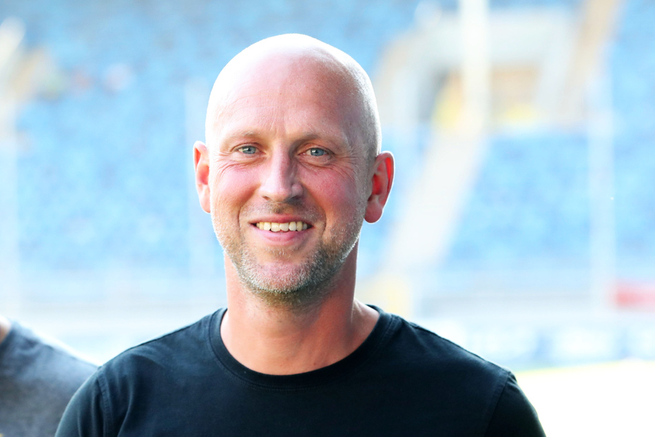 Aue-Trainer Timo Rost (43) wünscht Philipp Klewin (28) mehr Selbstvertrauen auf dem Platz.