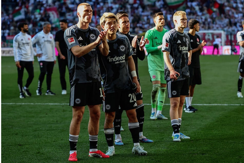 Rasmus Kristensen (28, l.) war eigentlich als Führungsspieler fest bei Eintracht Frankfurt für die kommende Saison eingeplant.