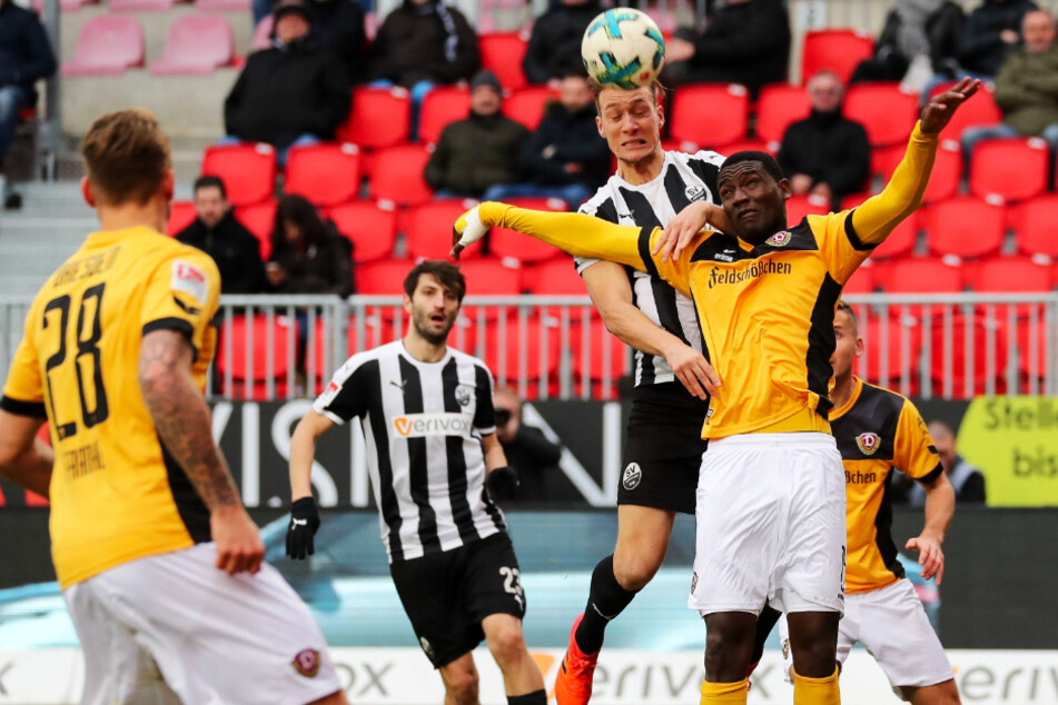 Gegen die Kopfballstärke von Tim Knipping hatte Ex-Dynamo Peniel Mlapa keine Chance.