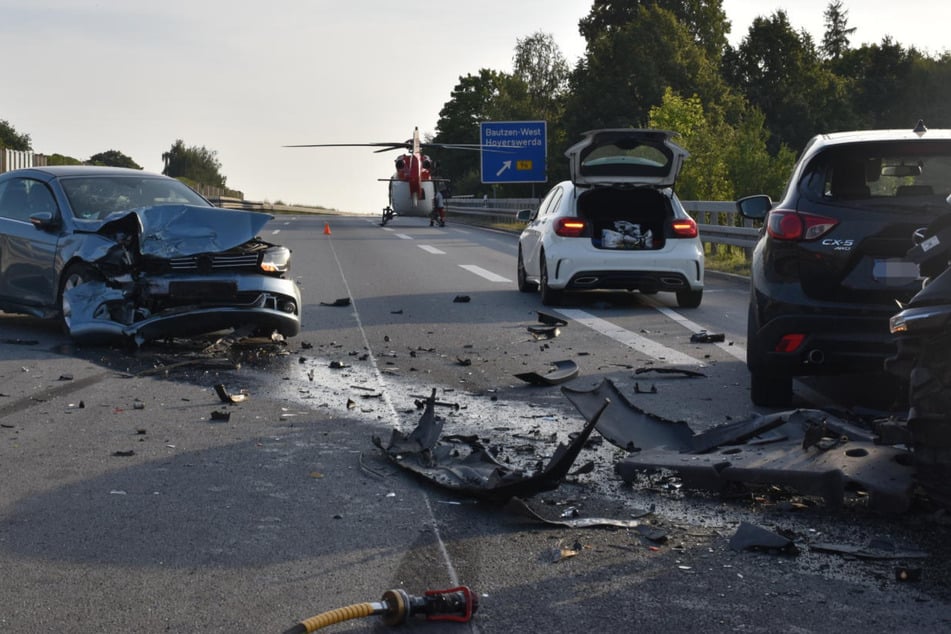 Bei einem Folgeunfall war ein VW auf das Stauende gekracht. Drei Personen wurden dabei verletzt.