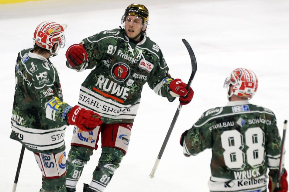 Die RUWE Gruppe bleibt bis mindestens 2028 Hauptsponsor der Eispiraten.