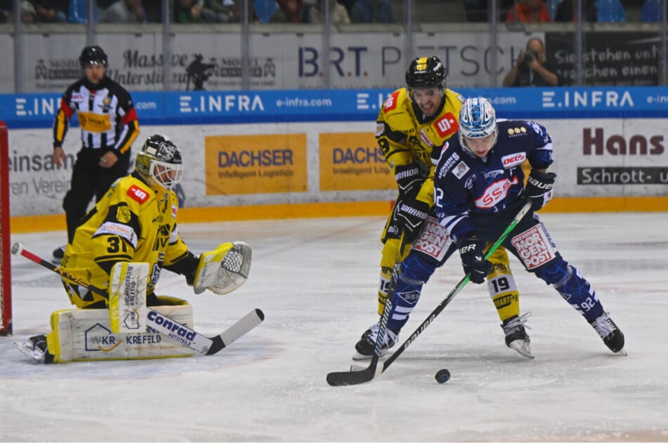 Gegen die Krefeld Pinguins gab es für die Eislöwen eine bittere Heimniederlage.