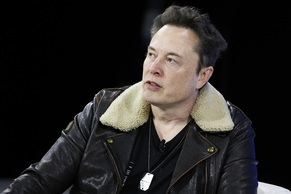 Elon Musk is seeking to raise a billion dollars for his xAI artificial intelligence company that he hopes will compete with ChatGPT's Open AI.