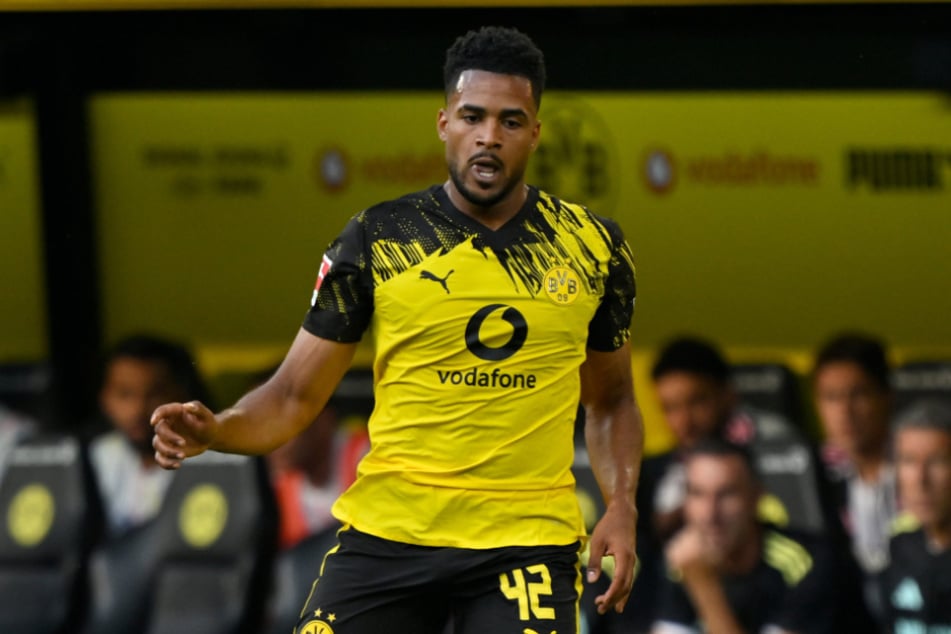 Almugera Kabar (19) von Borussia Dortmund soll im Visier des HSV sein. Die Rothosen haben offenbar ernsthaftes Interesse und eine reelle Chance auf eine Verpflichtung.