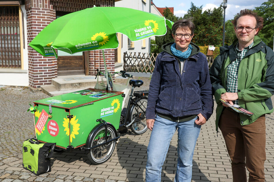 Ulrike Caspary (55) und Norbert Engemaier (40, beide Grüne) lassen sich von dem Angriff am Montag nicht einschüchtern.