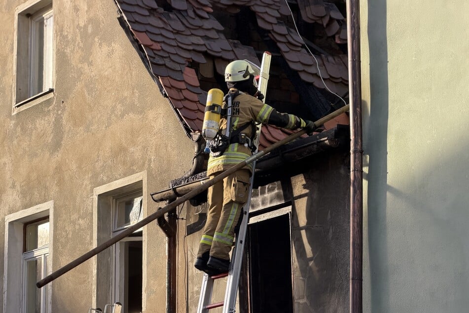 Die Feuerwehr konnte das Feuer rechtzeitig eindämmen.