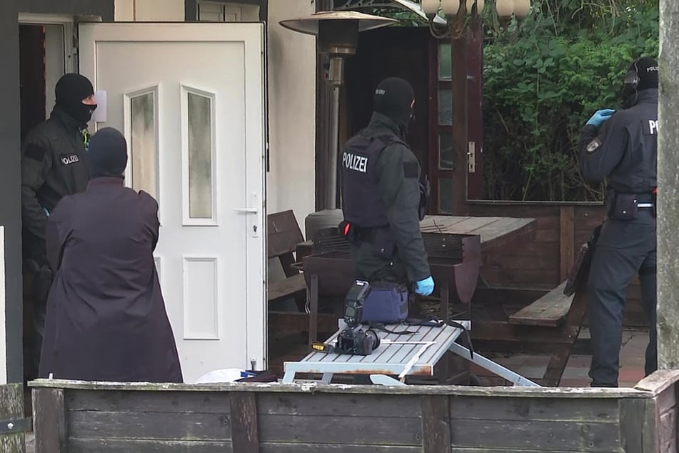 Durchsucht wurden unter anderem Räumlichkeiten in Reddelich.