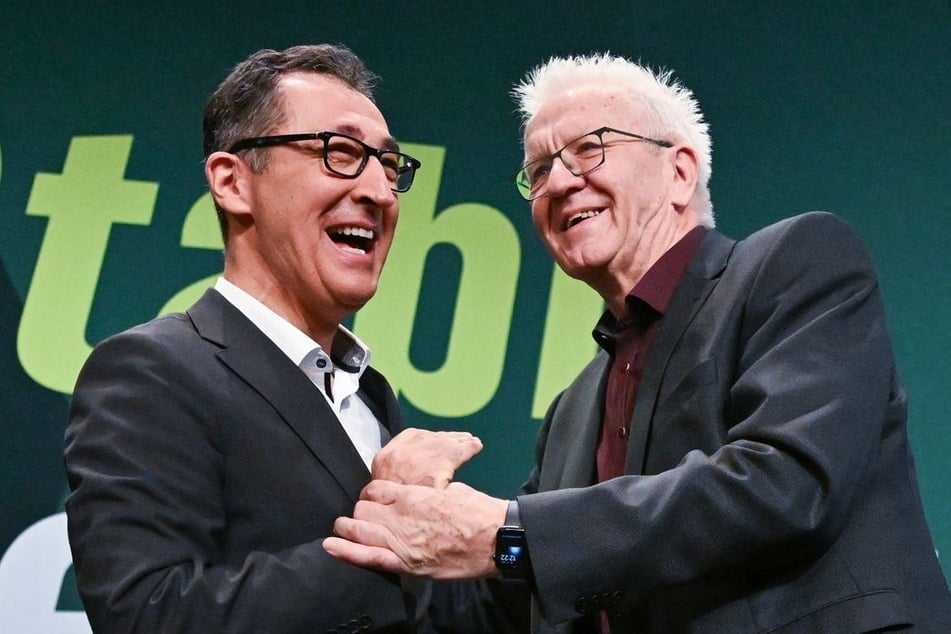 Cem Özdemir (60, Grüne, l.) könnte Winfried Kretschmanns (77, Grüne) Nachfolger werden.