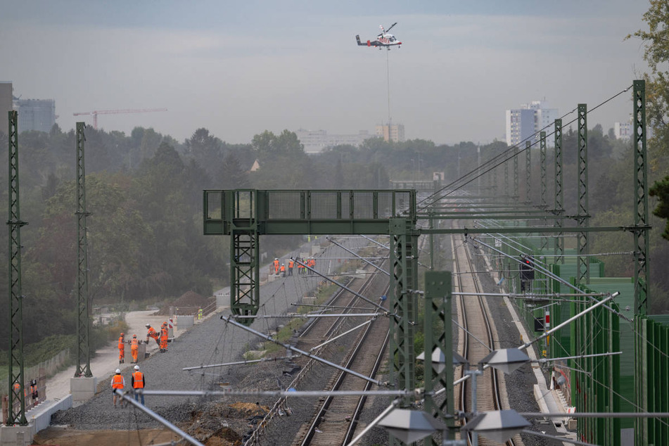 Die S-Bahnstrecke wird ausgebaut, da die S6 eine eigene Trasse erhält.