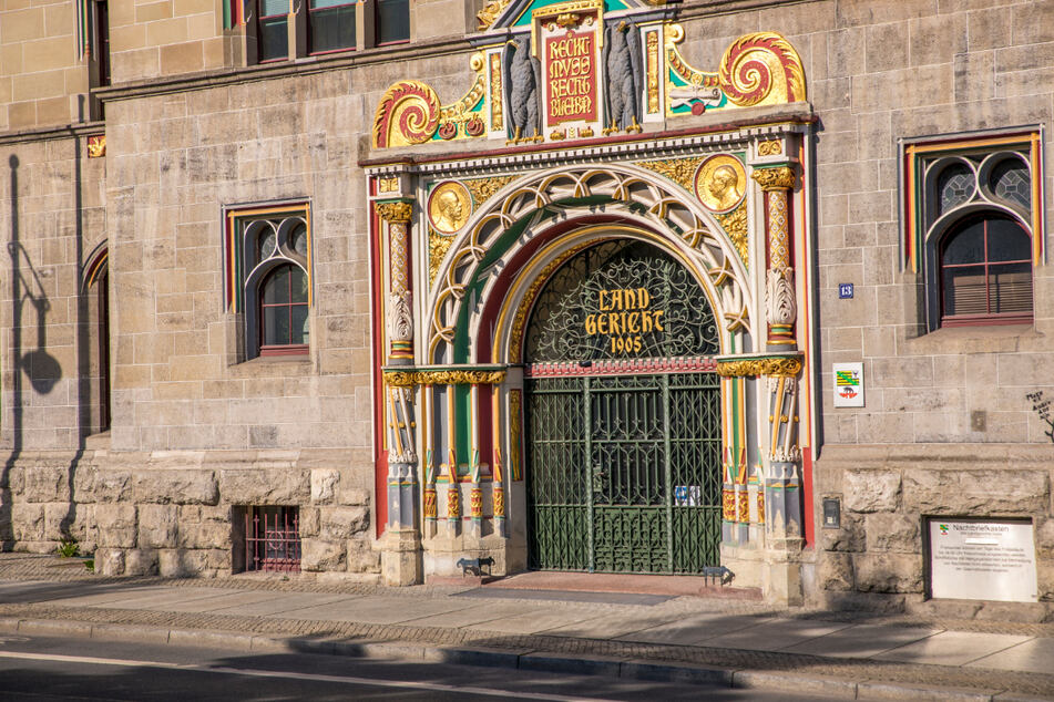 Am Landgericht Halle wurde der Fall eines 22-Jährigen, der im September 2020 einen 31-Jährigen erstochen haben soll, neu verhandelt. Der Angeklagte wurde freigesprochen.