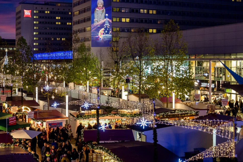 Der Weihnachtsmarkt auf der Prager Straße.
