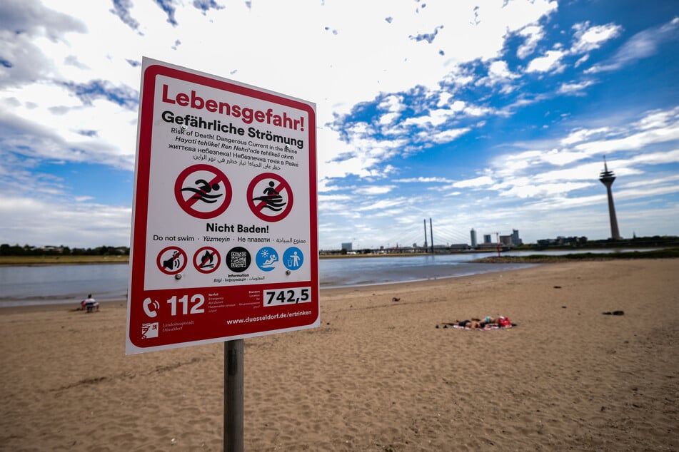 Zu Beginn des Sommers ertranken in Düsseldorf mehrere Menschen im Rhein. Nun zieht die Landeshauptstadt Konsequenzen - und bereitet ein Badeverbot vor.